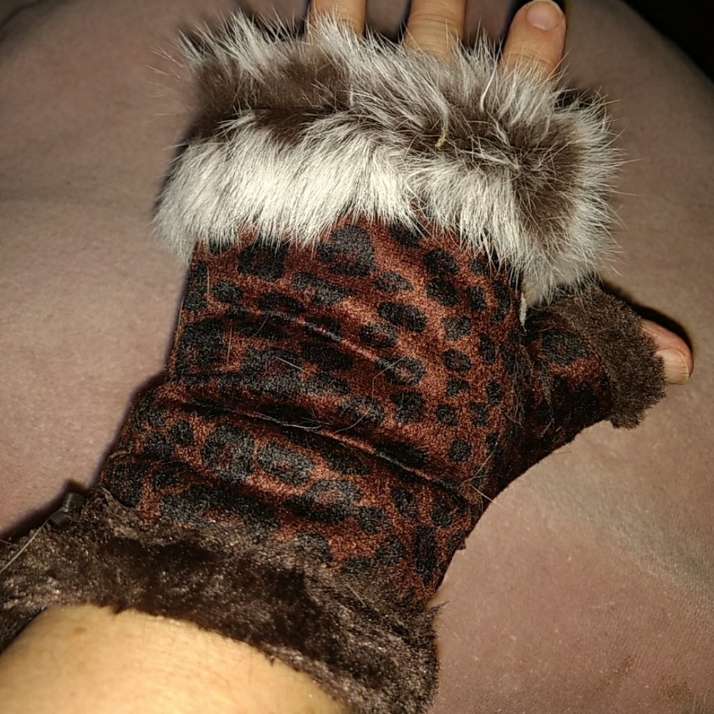 🛑SOLD🛑Leopoard print gloves